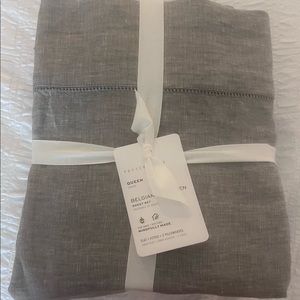 Pottery Barn Belgian Flax Linen Queen Sheet Set
